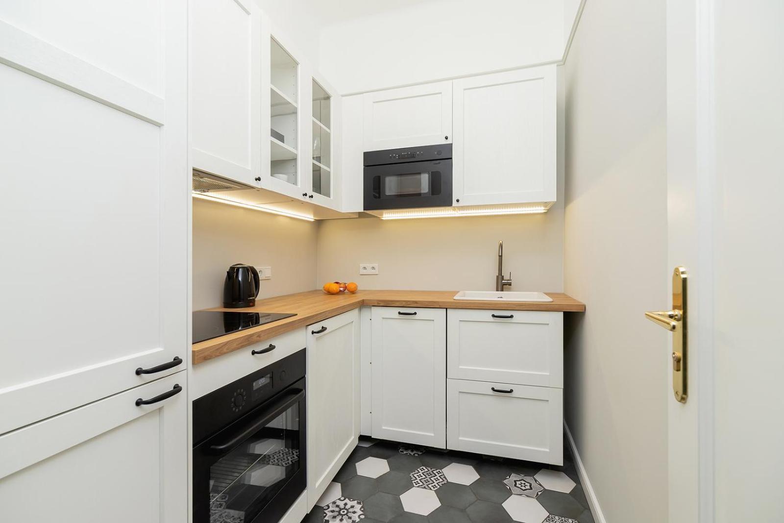 2 - Bedroom With Balcony - Rejtana 10 Apartment Krakau